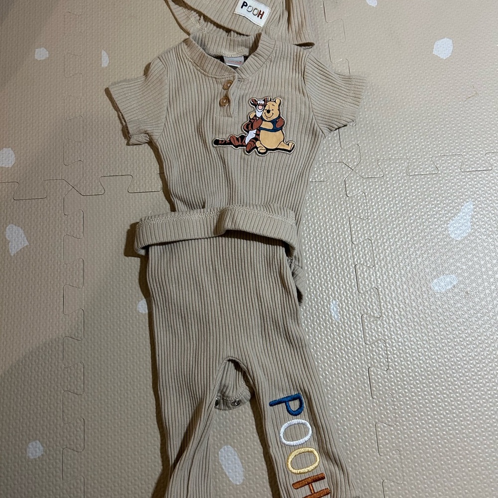 Disney Pooh Baby Beige Ribbed Outfit